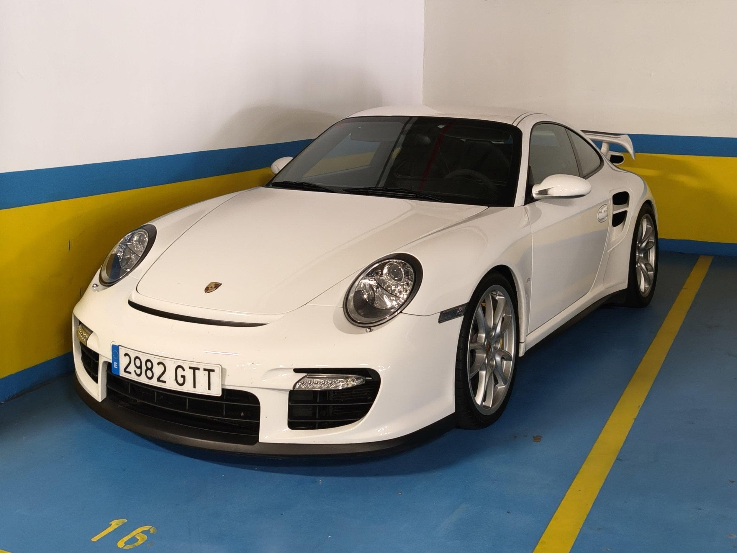 Porsche 911 GT2 RS
