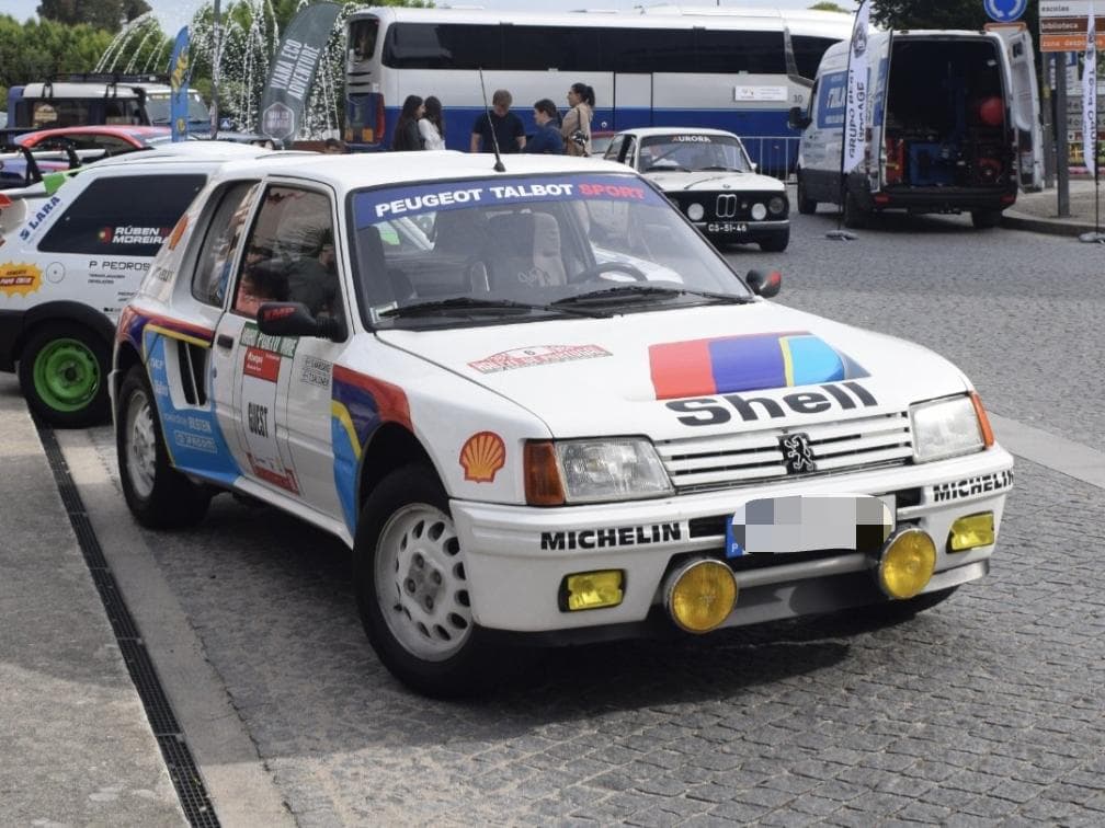 Peugeot 205 T16