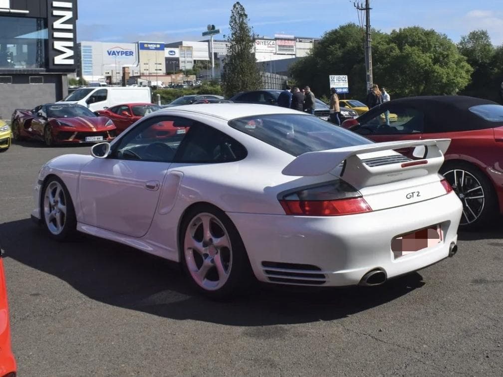 Porsche 911 GT2