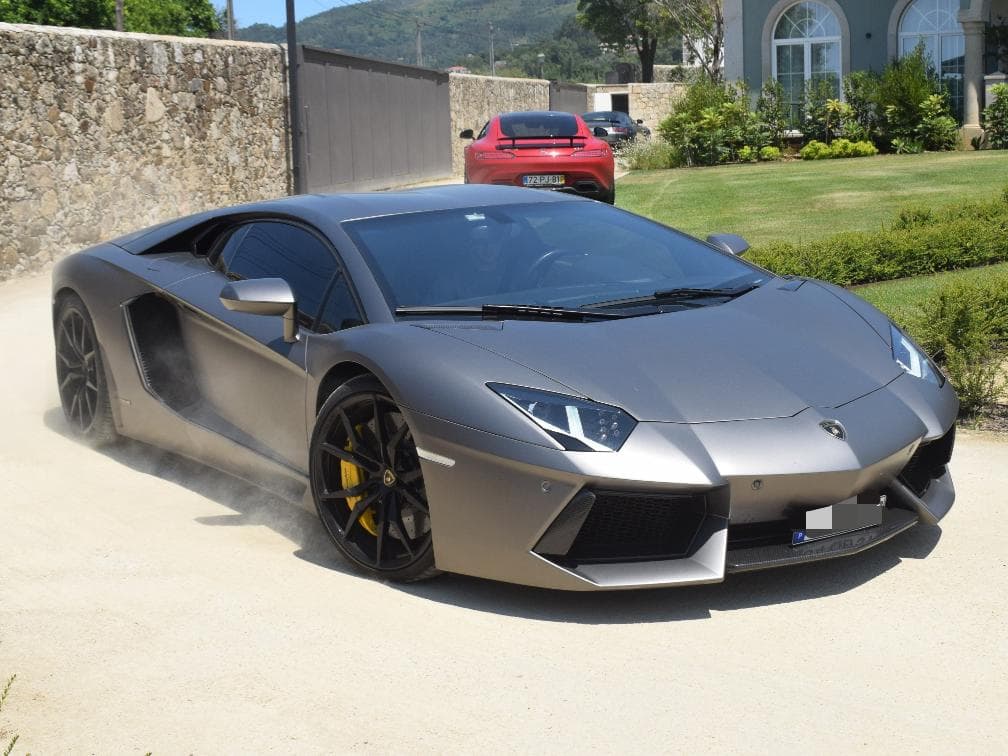 Lamborghini Aventador LP 700-4