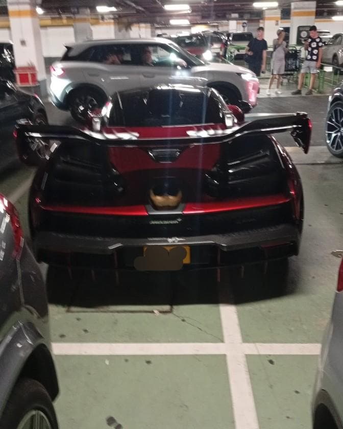 McLaren Senna