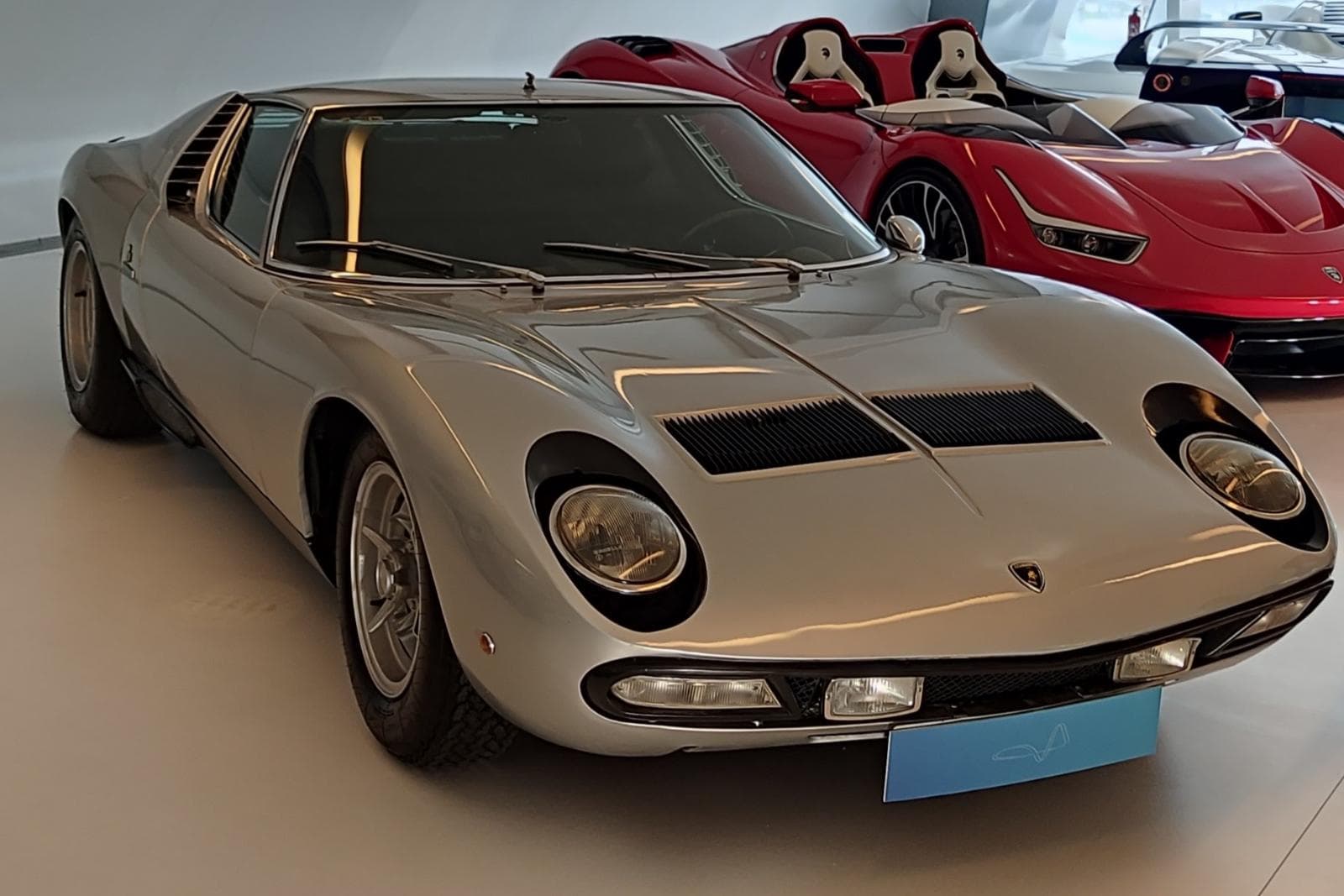 Lamborghini Miura SV