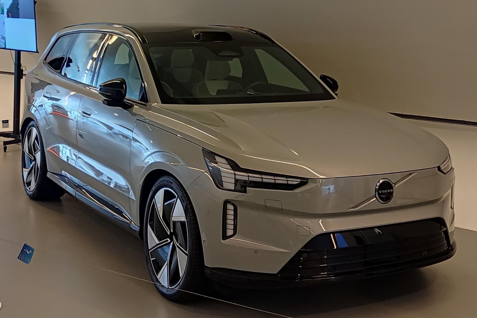 Volvo EX90