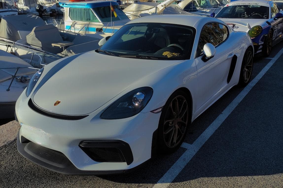 Porsche 718 Cayman GT4