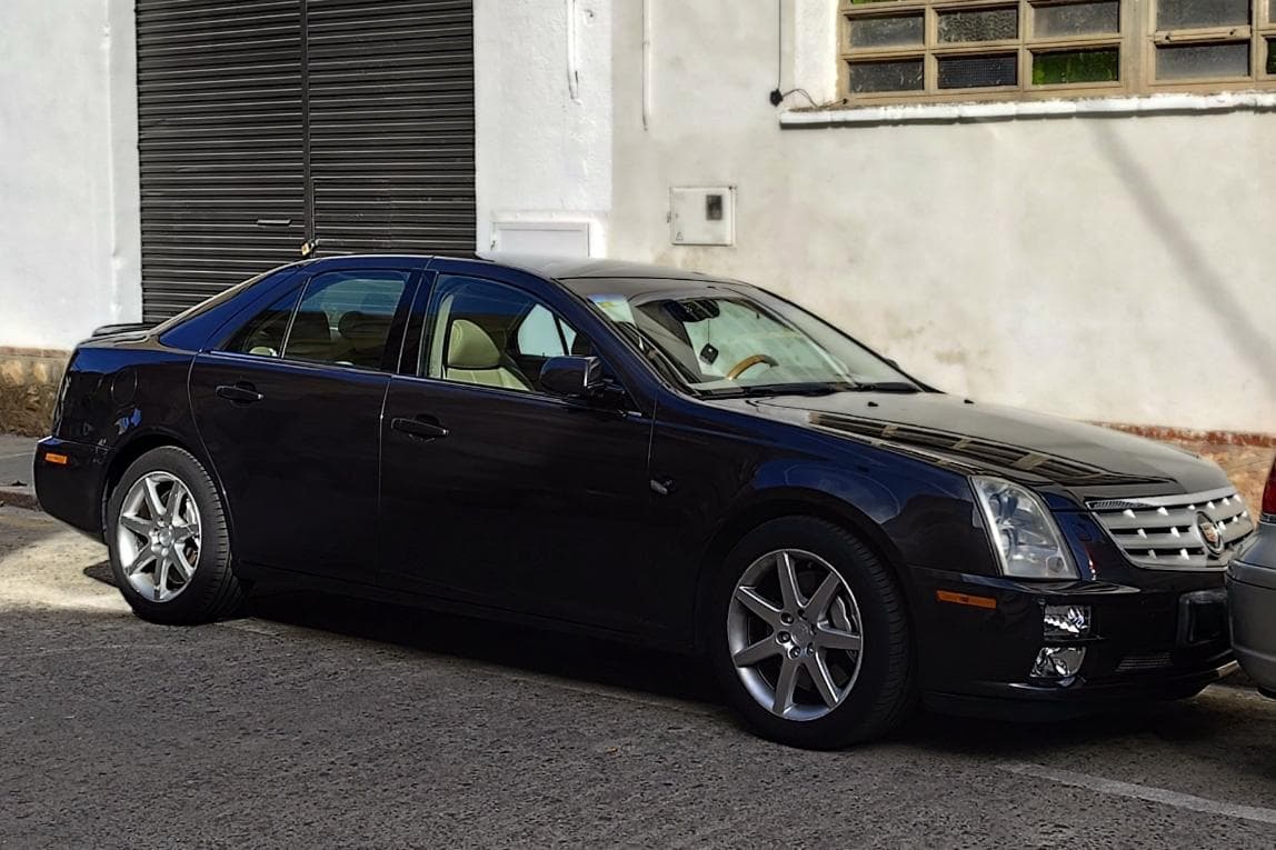Cadillac STS V8