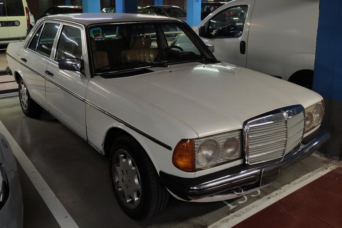 Mercedes 300D W123