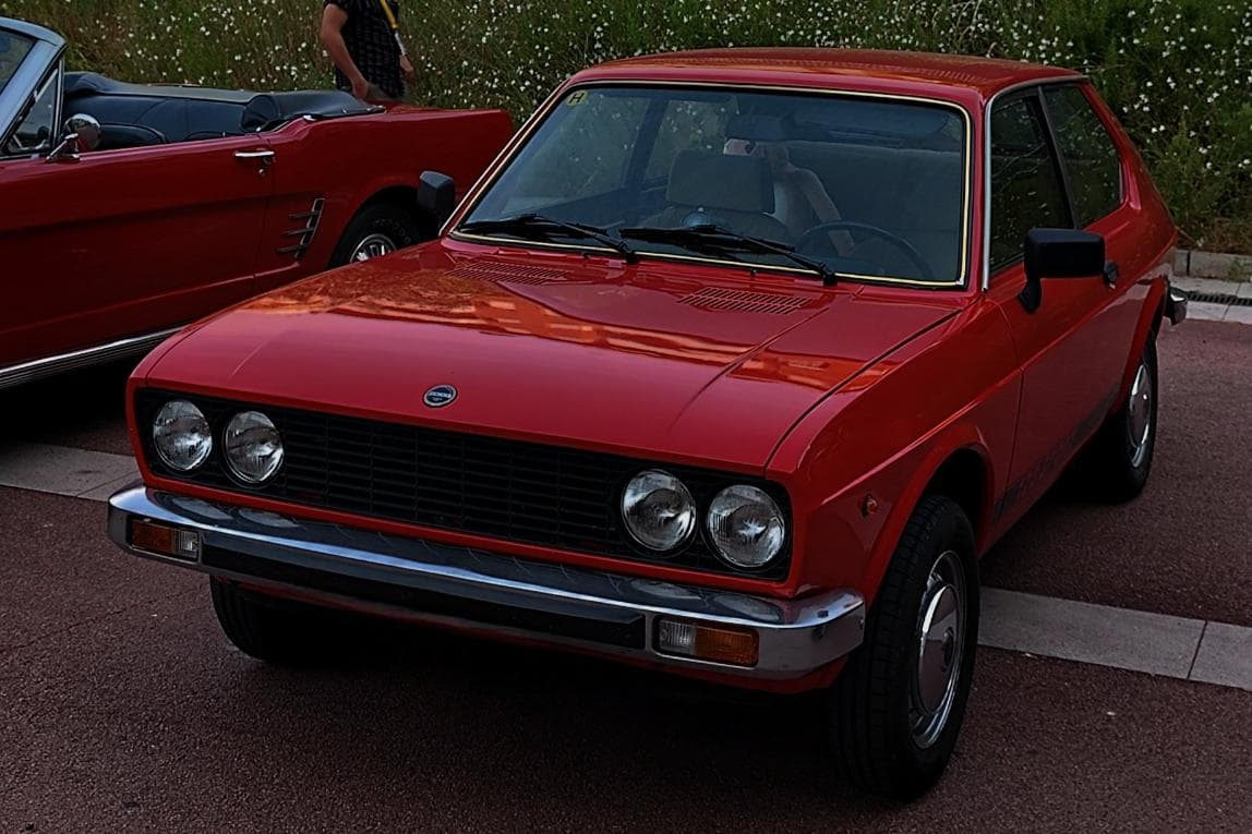 SEAT 128 3p 1200