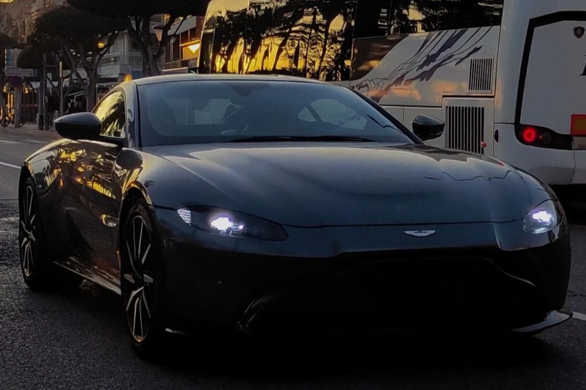 Aston Martin Vantage V8 AM6