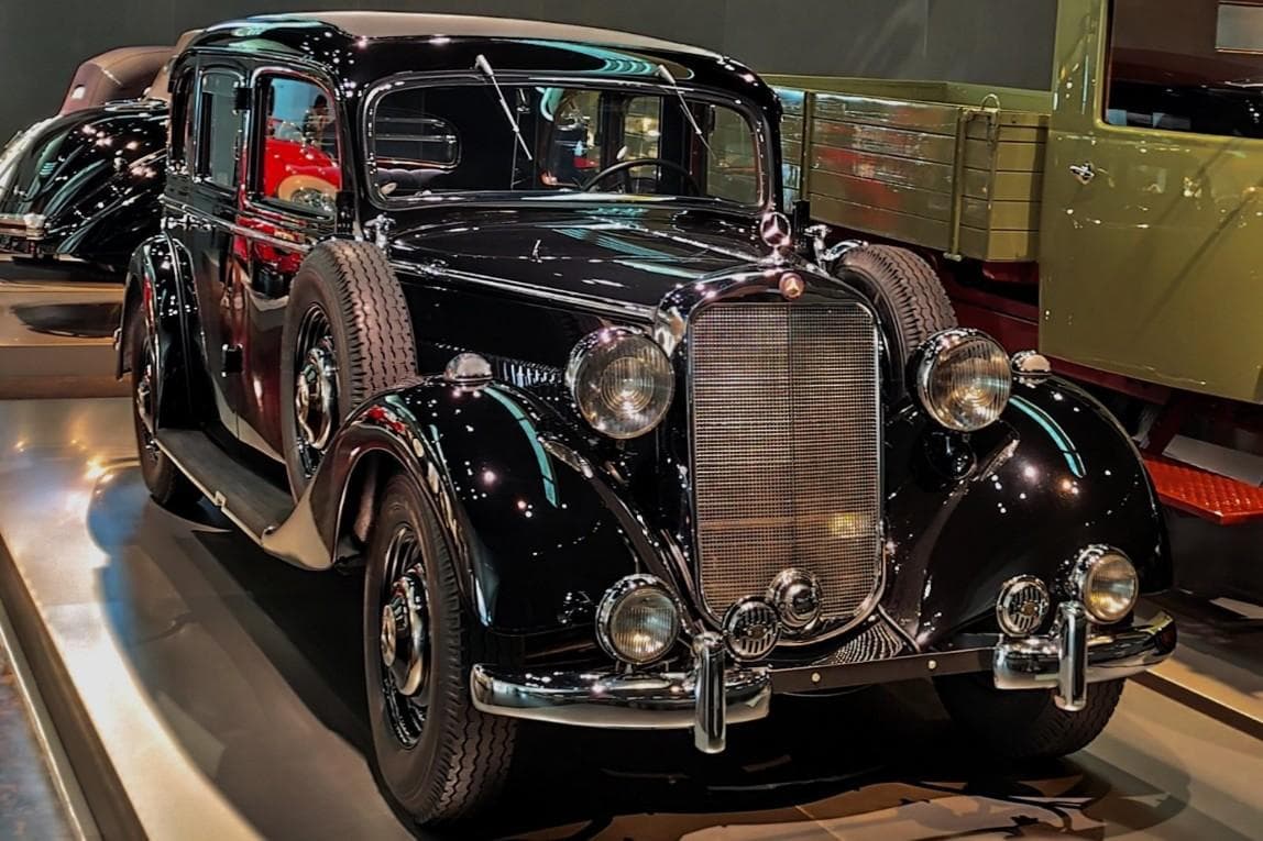 Mercedes 260 D Pullman-Limousine