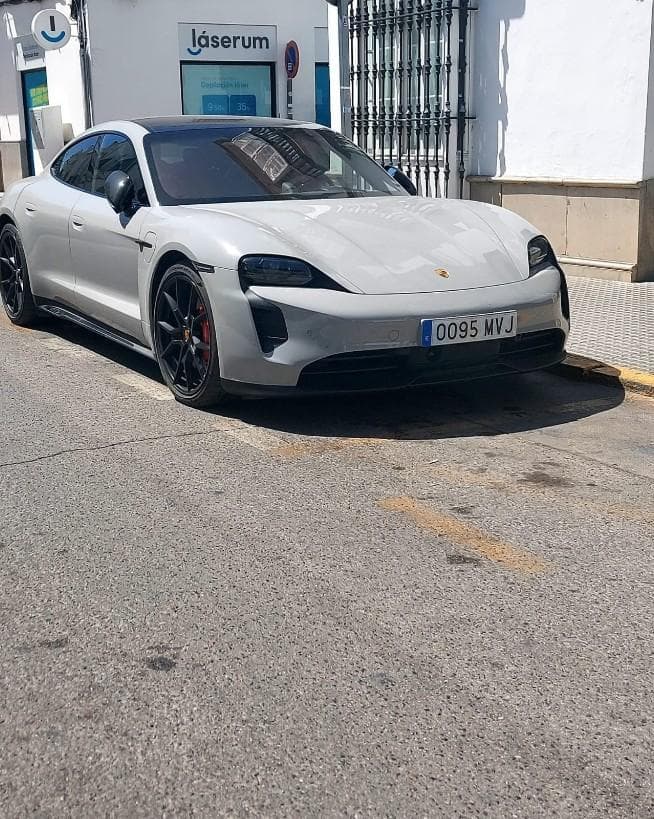 Porsche Taycan GTS